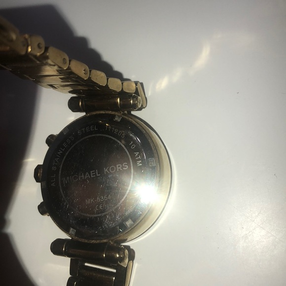 Micheal Kors Watch (Women) - Picture 3 of 3